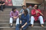 Vidvan Kumaresh, Shankar Mahadevan, Ronu Majumdar, Rahul Sharma at Swaranjali concert photo shoot in Mumbai on 6th Jan 2015 (4)_54acd6c95c0f4.jpg
