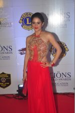 at the 21st Lions Gold Awards 2015 in Mumbai on 6th Jan 2015 (99)_54acf2a3ce56a.jpg