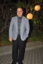 Anupam Kher at Farah Khan_s birthday bash at her house in Andheri on 8th Jan 2015 (435)_54afb825a7817.JPG
