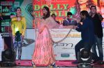 Malaika Arora Khan, Sonam Kapoor at Dolly Ki Doli promotions in Mumbai on 9th Jan 2015 (39)_54b24340dc128.JPG