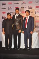 Abhishek Bachchan announces filmfare awards in Leela Hotel, Mumbai on 12th Jan 2015 (27)_54b4bf762313c.JPG