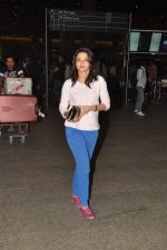 Surveen Chawla snapped at the airport in Mumbai on 13th Jan 2015 (11)_54b661489d4ee.JPG
