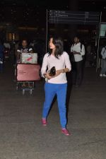 Surveen Chawla snapped at the airport in Mumbai on 13th Jan 2015 (9)_54b661464d47f.JPG