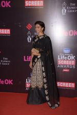 Deepika Padukone at Life Ok Screen Awards red carpet in Mumbai on 14th Jan 2015 (31)_54b7d22ad6518.JPG