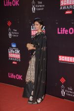 Deepika Padukone at Life Ok Screen Awards red carpet in Mumbai on 14th Jan 2015 (47)_54b7d27174c0b.JPG