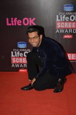 Raj Kumar Yadav at Life Ok Screen Awards red carpet in Mumbai on 14th Jan 2015(390)_54b7ed118d6f3.JPG