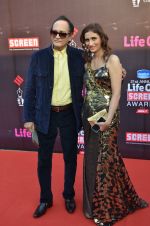at Life Ok Screen Awards red carpet in Mumbai on 14th Jan 2015(153)_54b7d17931e6f.JPG