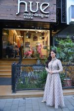 Elli Avram at the festive collection launch at the Hue store on 20th Jan 2015 (101)_54bf53d7b9bc5.JPG