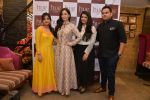 Elli Avram at the festive collection launch at the Hue store on 20th Jan 2015 (76)_54bf53ad3f965.JPG