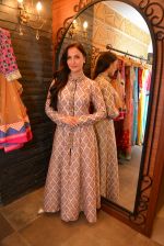 Elli Avram at the festive collection launch at the Hue store on 20th Jan 2015 (89)_54bf53c2a4e60.JPG