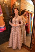 Elli Avram at the festive collection launch at the Hue store on 20th Jan 2015 (91)_54bf53c821c4a.JPG
