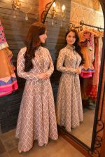 Elli Avram at the festive collection launch at the Hue store on 20th Jan 2015 (93)_54bf53cbcf760.JPG