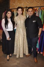 Gauhar Khan at the festive collection launch at the Hue store on 20th Jan 2015 (40)_54bf53b809c92.JPG