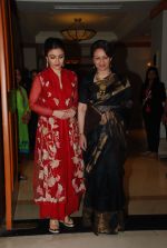 Soha Ali Khan and Sharmila Tagore at Clinic Plus event in J W Marriott, Mumbai on 20th Jan 2015 (63)_54bf559c5b961.JPG