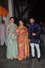 Sharmila Tagore, Kareena Kapoor, Saif Ali Khan at Soha Ali Khan and Kunal Khemu_s wedding Reception in Mumbai on 25th Jan 2015 (207)_54c61c4712917.JPG