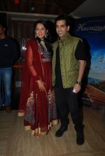 Kush Sinha with wife at the Premiere of Hawaizaada in Mumbai on 29th Jan 2015 (28)_54cb42a54f867.jpg