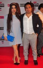 Ahmed Khan with wife graces the red carpet at the 60th Britannia Filmfare Awards_54cf5b4d37876.JPG