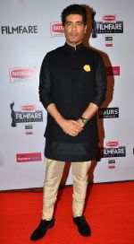 Manish Malhotra graces the red carpet at the 60th Britannia Filmfare Awards_54cf5ca8d803c.JPG