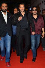 Salman Khan and Mika Singh graces the red carpet at the 60th Britannia Filmfare Awards_54cf5cce2c499.JPG