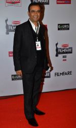 Yogesh Lakhani graces the red carpet at the 60th Britannia Filmfare Awards_54cf5c6f22595.JPG