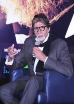Amitabh Bachchan at the Premiere Production house, headed by Mr. Javed Shafi hosted a perfect evening to Shamitabh in the UAE on 29th Jan 2015 (4)_54d0859c87e0a.jpg