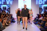 Model walk the ramp for James Fereira Show at India beach Fashion Week in Goa on 5th Feb 2015 (85)_54d47af4d755f.JPG