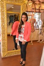 at Asha Karla_s summer 2015 couture collection hosted by Arpita Khan in Juhu, Mumbai on 5th Feb 2015 (81)_54d4769959d19.JPG