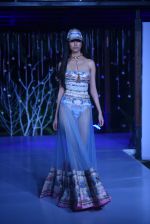 Model walk the ramp for Shane Falguni Finale Show at India BEach Fashion Week on 9th Feb 2015 (3)_54d9aded69e3c.JPG