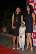 Lisa Ray at 3rd Annual Charity Fundraiser Art Exhibition by Cuddles Foundation in support for children suffering from Cancer in Mumbai on 11th Feb 2015 (26)_54dc6709ac94f.JPG