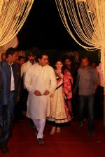 Raj Thackeray at Designer Manali Jagtap_s Wedding Reception in Mumbai on 11th Feb 2015 (86)_54dc638ce19f1.jpg