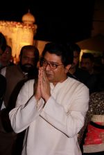 Raj Thackeray at Designer Manali Jagtap_s Wedding Reception in Mumbai on 11th Feb 2015 (99)_54dc639de8680.jpg
