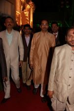 Uddhav Thackeray at Designer Manali Jagtap_s Wedding Reception in Mumbai on 11th Feb 2015 (101)_54dc63c0f2bd8.jpg