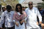 Sridevi at Ramanaidu antima yatra on 19th Feb 2015 (15)_54e6edd28051f.jpg