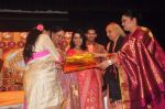 Asha Bhosle, Hema Malini, Pandit Jasraj at Isckon for dr veen amundra_s album launch in Mumbai on 22nd Feb 2015 (26)_54eada1023abc.JPG