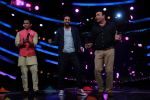 Ayushmann Khurrana, Anu Malik, Aditya Narayan on the sets of Lil Champs in Famous on 24th Feb 2015 (59)_54ed712862f36.JPG