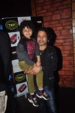 Kailash Kher at Bickram ghosh_s album launch in Tap Bar on 25th Feb 2015 (39)_54eeccf760265.JPG