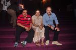 Rakesh Bedi, Neena Gupta, Anupam Kher at Anupam and Neena Gupta_s play premiere in NCPA on 8th March 2015 (148)_54fd93efdca76.JPG