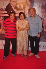 Rakesh Bedi, Neena Gupta, Anupam Kher at Anupam and Neena Gupta_s play premiere in NCPA on 8th March 2015 (159)_54fd93f0ec6e2.JPG