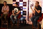 Aamir Khan, Vidhu Vinod Chopra, Rajkumar Hirani unveils PK Dvd in Mumbai on 11th March 2015 (10)_550158d8ba862.JPG