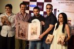 Aamir Khan, Vidhu Vinod Chopra, Rajkumar Hirani unveils PK Dvd in Mumbai on 11th March 2015 (19)_550158dcd3599.JPG