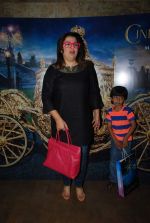 Farah Khan with her kids at Cindrella screening in Mumbai on 13th March 2015 (14)_55042a206a980.JPG