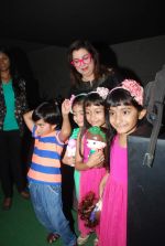 Farah Khan with her kids at Cindrella screening in Mumbai on 13th March 2015 (3)_55042a1068f21.JPG
