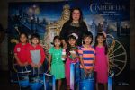 Farah Khan with her kids at Cindrella screening in Mumbai on 13th March 2015 (7)_55042a1508c0d.JPG