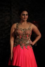 Huma Qureshi at Smile Foundation show with True Fitt & Hill styling in Rennaisance on 15th March 2015 (278)_5506ab562aa58.jpg