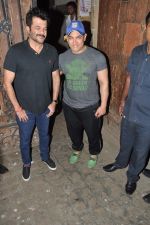 Aamir Khan meets Anil Kapoor at his home on 16th March 2015 (5)_5507ef2ed33a9.JPG