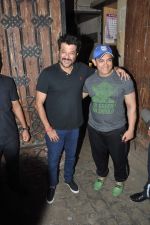 Aamir Khan meets Anil Kapoor at his home on 16th March 2015 (7)_5507ef31d9ead.JPG