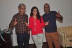 Krishika Lulla, Sriram Raghavan at NH10 success bash in Eros Office on 16th March 2015 (41)_5507f099056ff.jpg