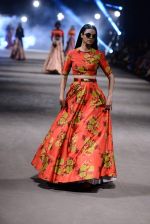 Model walk the ramp for Sabyasachi show in Byculla on 17th March 2015 (79)_55094b3d2df24.JPG