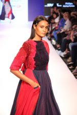 Model walks the ramp for KaSha Show at Lakme Fashion Week 2015 Day 1 on 18th March 2015 (9)_550aa2835a246.JPG