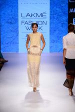 Model walk the ramp for Kiran Uttam Ghosh Show at Lakme Fashion Week 2015 Day 2 on 19th March 2015 (132)_550c081e223d0.JPG